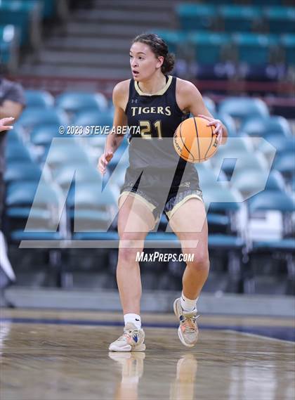 Thumbnail 1 in Canon City vs. Durango (CHSAA 5A Great 8) photogallery.