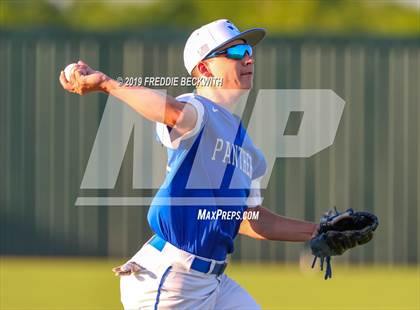 Thumbnail 2 in Pottsboro vs. Van Alstyne (3A Regional Quarterfinal) photogallery.