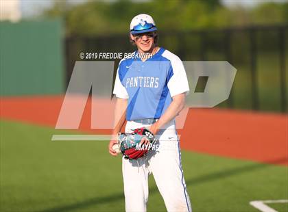 Thumbnail 1 in Pottsboro vs. Van Alstyne (3A Regional Quarterfinal) photogallery.