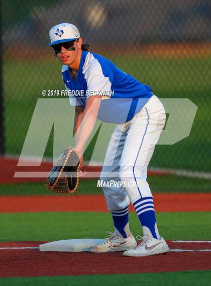 Thumbnail 2 in Pottsboro vs. Van Alstyne (3A Regional Quarterfinal) photogallery.