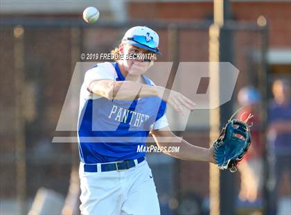 Thumbnail 3 in Pottsboro vs. Van Alstyne (3A Regional Quarterfinal) photogallery.