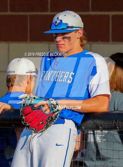 Thumbnail 2 in Pottsboro vs. Van Alstyne (3A Regional Quarterfinal) photogallery.