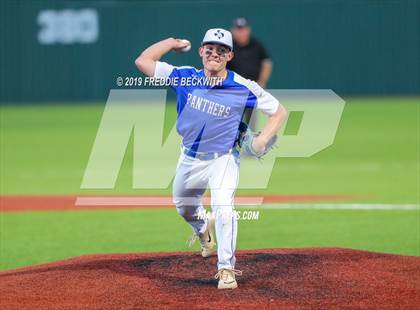 Thumbnail 2 in Pottsboro vs. Van Alstyne (3A Regional Quarterfinal) photogallery.