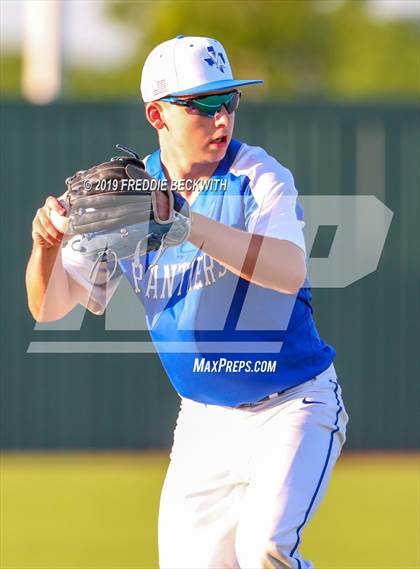 Thumbnail 3 in Pottsboro vs. Van Alstyne (3A Regional Quarterfinal) photogallery.