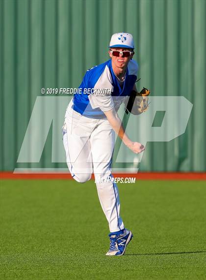 Thumbnail 2 in Pottsboro vs. Van Alstyne (3A Regional Quarterfinal) photogallery.