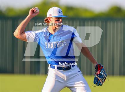 Thumbnail 2 in Pottsboro vs. Van Alstyne (3A Regional Quarterfinal) photogallery.