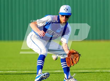 Thumbnail 3 in Pottsboro vs. Van Alstyne (3A Regional Quarterfinal) photogallery.