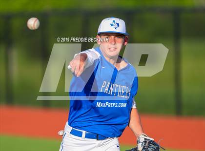 Thumbnail 1 in Pottsboro vs. Van Alstyne (3A Regional Quarterfinal) photogallery.
