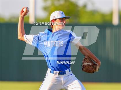 Thumbnail 2 in Pottsboro vs. Van Alstyne (3A Regional Quarterfinal) photogallery.