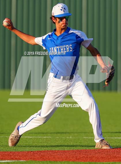 Thumbnail 3 in Pottsboro vs. Van Alstyne (3A Regional Quarterfinal) photogallery.