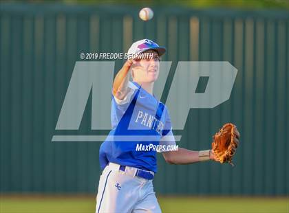 Thumbnail 2 in Pottsboro vs. Van Alstyne (3A Regional Quarterfinal) photogallery.