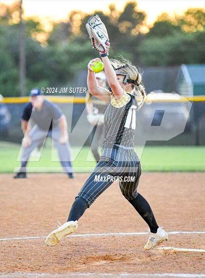 Thumbnail 2 in Lexington vs Rogers photogallery.