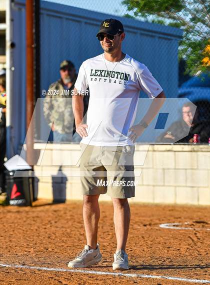 Thumbnail 1 in Lexington vs Rogers photogallery.