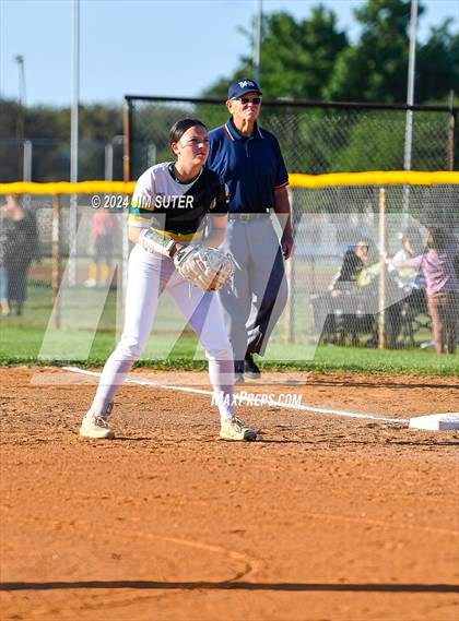 Thumbnail 1 in Lexington vs Rogers photogallery.