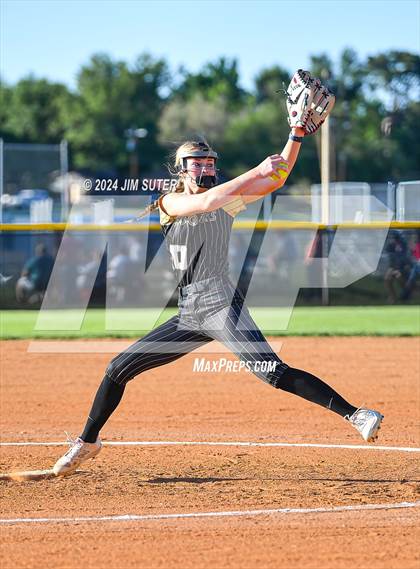 Thumbnail 2 in Lexington vs Rogers photogallery.