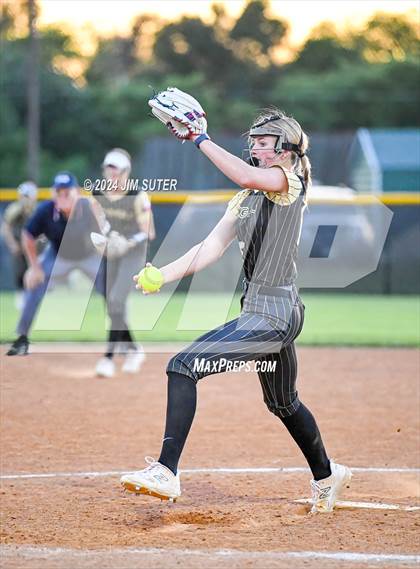 Thumbnail 2 in Lexington vs Rogers photogallery.