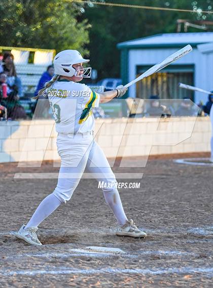 Thumbnail 3 in Lexington vs Rogers photogallery.
