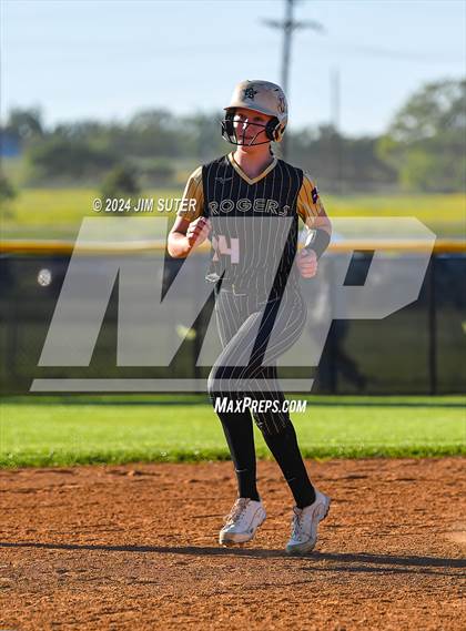 Thumbnail 2 in Lexington vs Rogers photogallery.