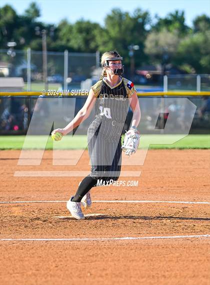 Thumbnail 3 in Lexington vs Rogers photogallery.