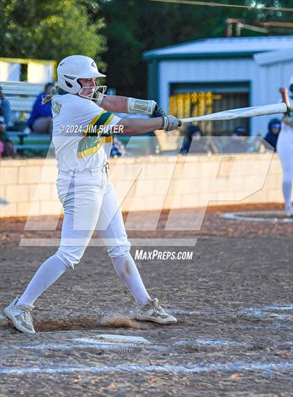 Thumbnail 2 in Lexington vs Rogers photogallery.