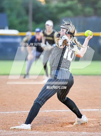 Thumbnail 1 in Lexington vs Rogers photogallery.