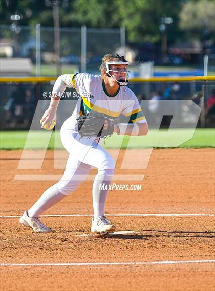 Thumbnail 3 in Lexington vs Rogers photogallery.