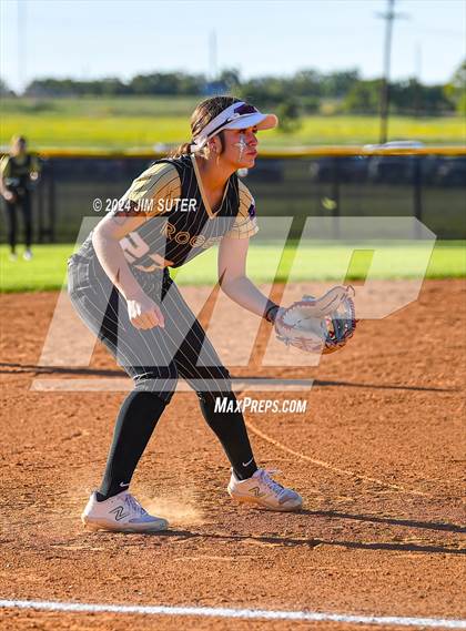 Thumbnail 3 in Lexington vs Rogers photogallery.
