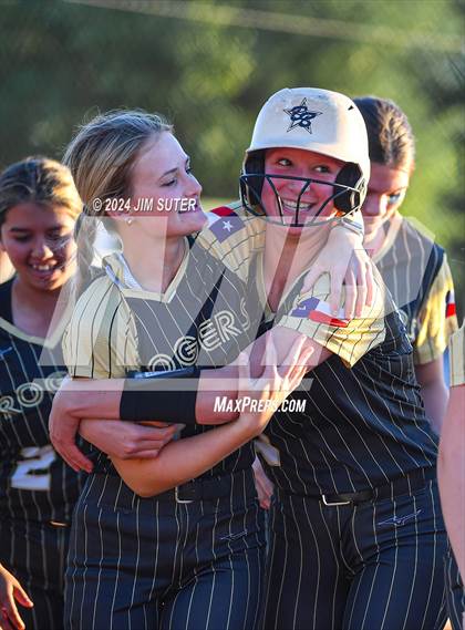 Thumbnail 1 in Lexington vs Rogers photogallery.