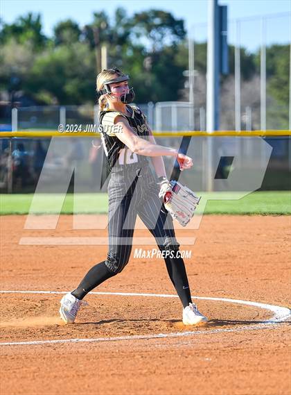 Thumbnail 2 in Lexington vs Rogers photogallery.