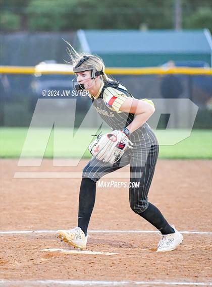 Thumbnail 1 in Lexington vs Rogers photogallery.