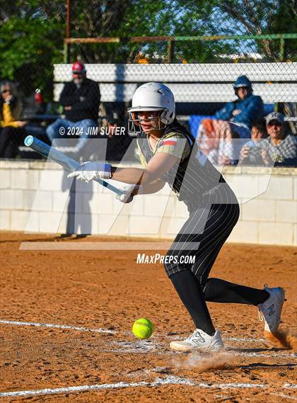 Thumbnail 1 in Lexington vs Rogers photogallery.