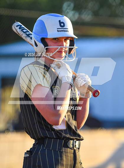 Thumbnail 2 in Lexington vs Rogers photogallery.