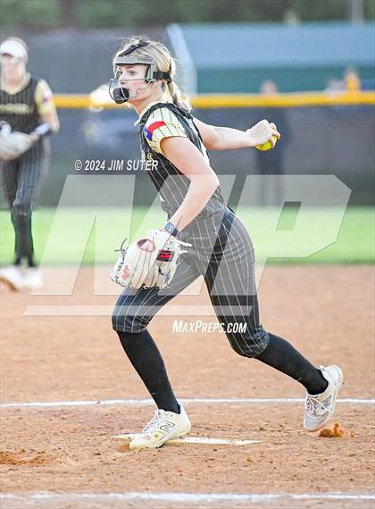 Thumbnail 2 in Lexington vs Rogers photogallery.