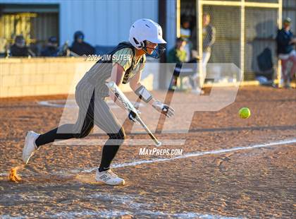 Thumbnail 3 in Lexington vs Rogers photogallery.
