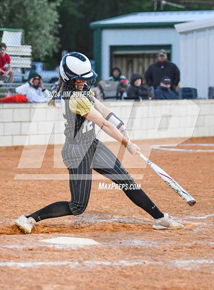 Thumbnail 3 in Lexington vs Rogers photogallery.