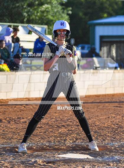 Thumbnail 3 in Lexington vs Rogers photogallery.