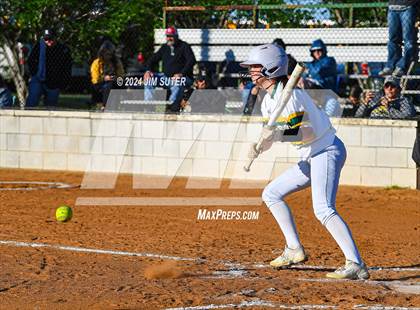 Thumbnail 3 in Lexington vs Rogers photogallery.