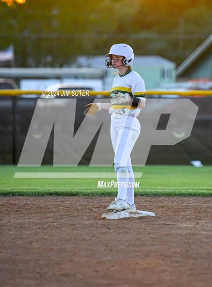 Thumbnail 2 in Lexington vs Rogers photogallery.