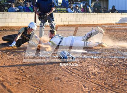 Thumbnail 3 in Lexington vs Rogers photogallery.