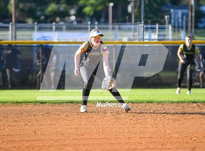 Thumbnail 1 in Lexington vs Rogers photogallery.