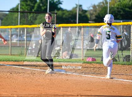 Thumbnail 2 in Lexington vs Rogers photogallery.