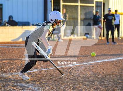 Thumbnail 1 in Lexington vs Rogers photogallery.