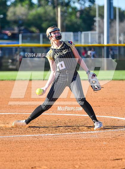 Thumbnail 1 in Lexington vs Rogers photogallery.