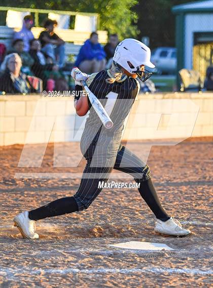 Thumbnail 1 in Lexington vs Rogers photogallery.