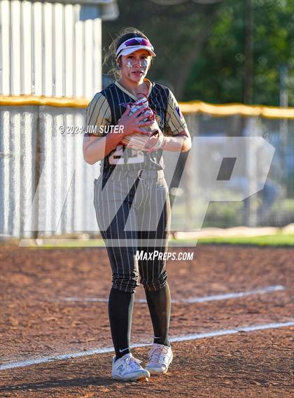 Thumbnail 1 in Lexington vs Rogers photogallery.
