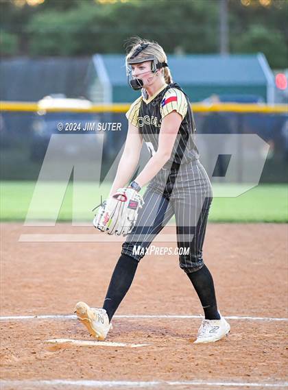 Thumbnail 2 in Lexington vs Rogers photogallery.
