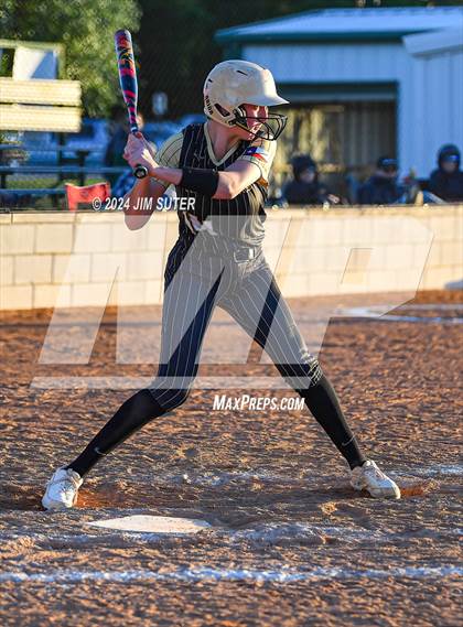 Thumbnail 3 in Lexington vs Rogers photogallery.