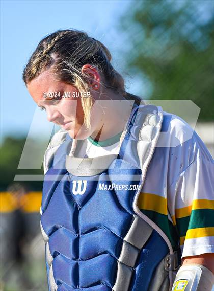 Thumbnail 2 in Lexington vs Rogers photogallery.