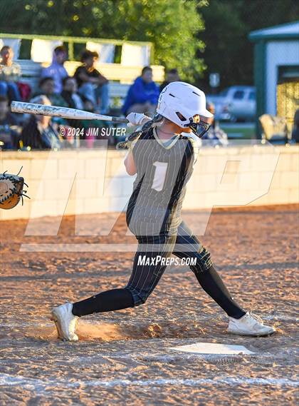 Thumbnail 3 in Lexington vs Rogers photogallery.