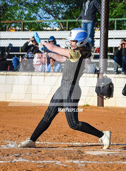 Thumbnail 3 in Lexington vs Rogers photogallery.
